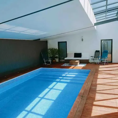 Loft Avec Piscine Interieure Et Jardin