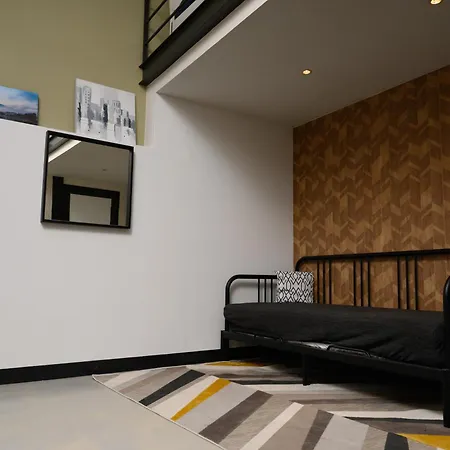 Ubytování v soukromí Loft Avec Piscine Interieure Et Jardin Melun
