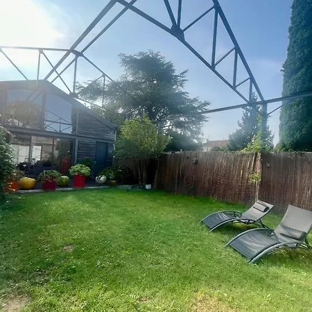Loft Avec Piscine Interieure Et Jardin