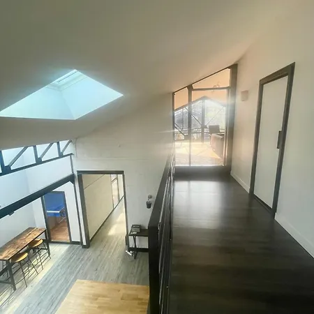 Ubytování v soukromí Loft Avec Piscine Interieure Et Jardin