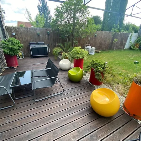 Loft Avec Piscine Interieure Et Jardin Ubytování v soukromí Melun
